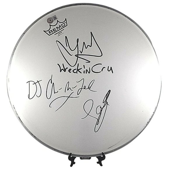 World Class Wreckin Cru Signed 14" Drumhead 3 Sigs Beckett Proof Autograph BAS - Picture 2 of 11